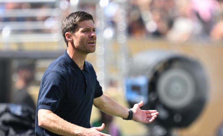 La cara de Xabi Alonso era un poema: su reacción al tercer gol del PSG