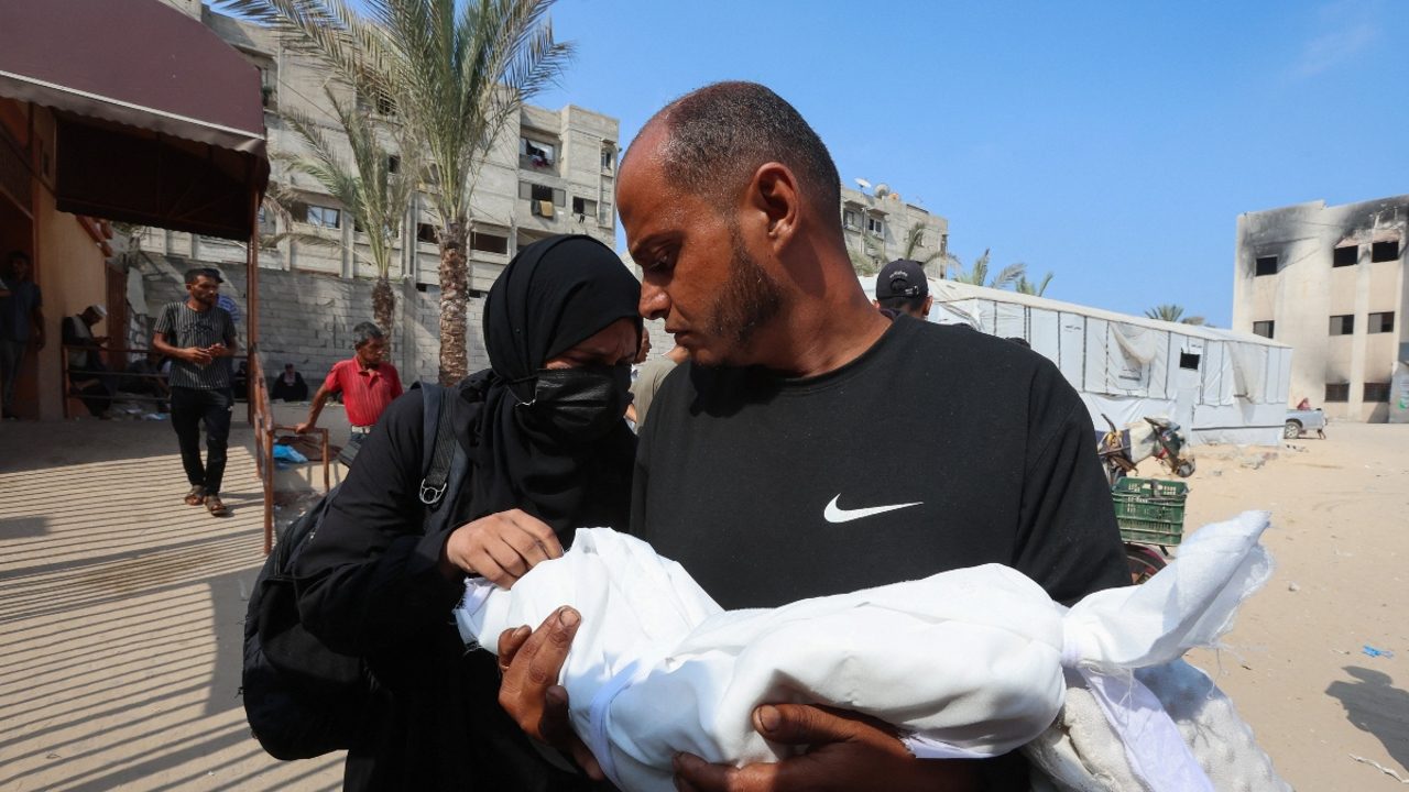 Israel niega la hambruna en Gaza y aumenta los bombardeos en medio de una mayor condena internacional