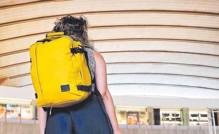 El equipaje de mano, la trampa ‘low cost’ que encarece hasta 56 euros el billete de vuelo