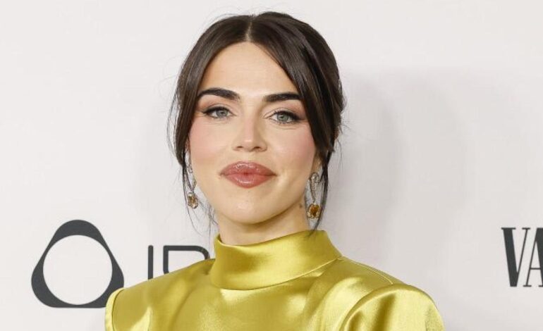 Violeta Mangriñán conquista el verano con el vestido de Zara más versátil y favorecedor