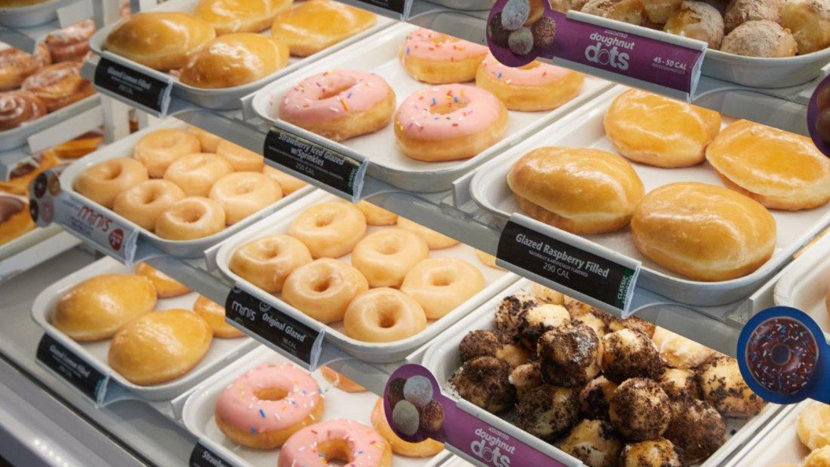 Así es Krispy Kreme, el imperio americano de dónuts hechos en ‘Teatros’ que llega en octubre a España y prevé abrir 60 locales