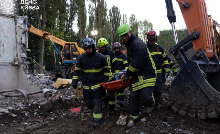 Ascienden a 28 los muertos por el ataque ruso contra Kiev y Trump promete imponer sanciones a Putin