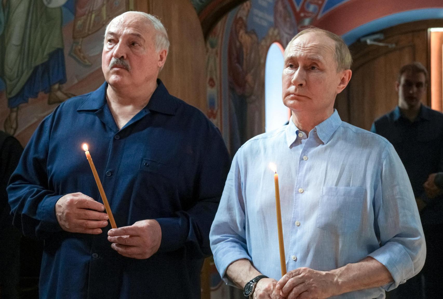 Putin celebra con Lukashenko la llegada de nuevas armas nucleares y se aleja aún más de negociar la paz con Ucrania