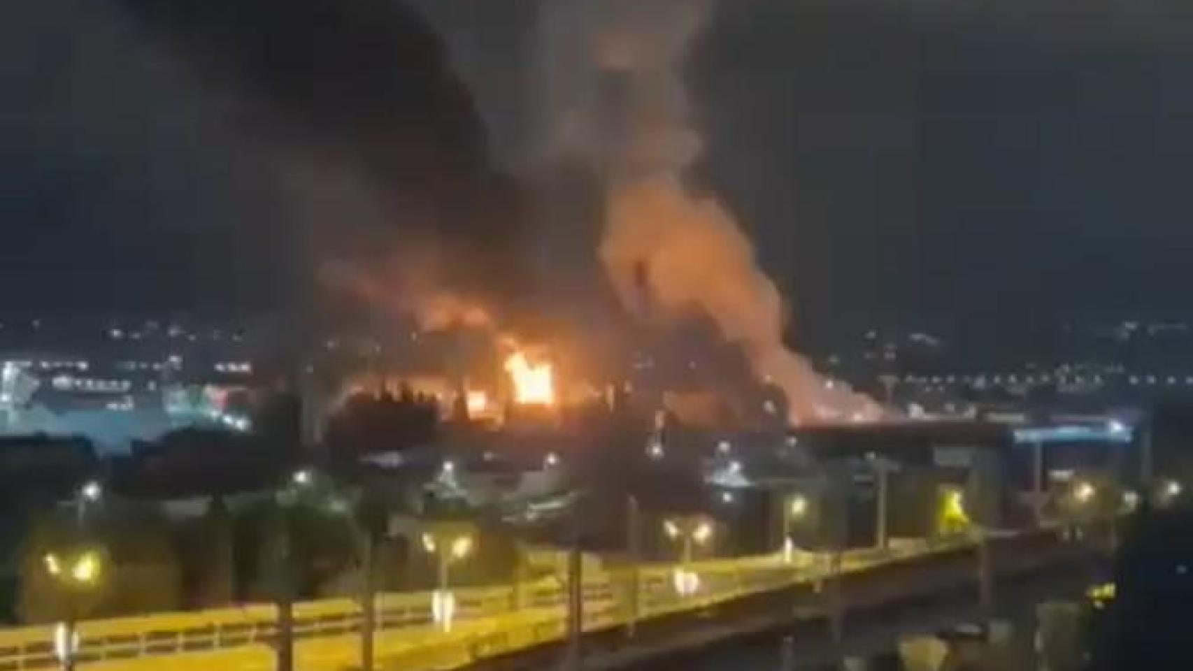 Ucrania ataca Rusia con drones y provoca un incendio en una instalación petrolífera en Sochi