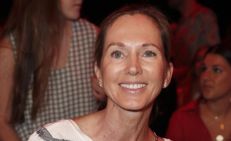 Miranda Rijnsburger reaparece en un acto benéfico en memoria del sobrino de Julio Iglesias, fallecido de un tumor cerebral