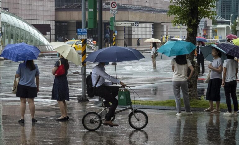 Al menos cuatro muertos, 77 heridos y tres desaparecidos tras las lluvias torrenciales que azotan Taiwán