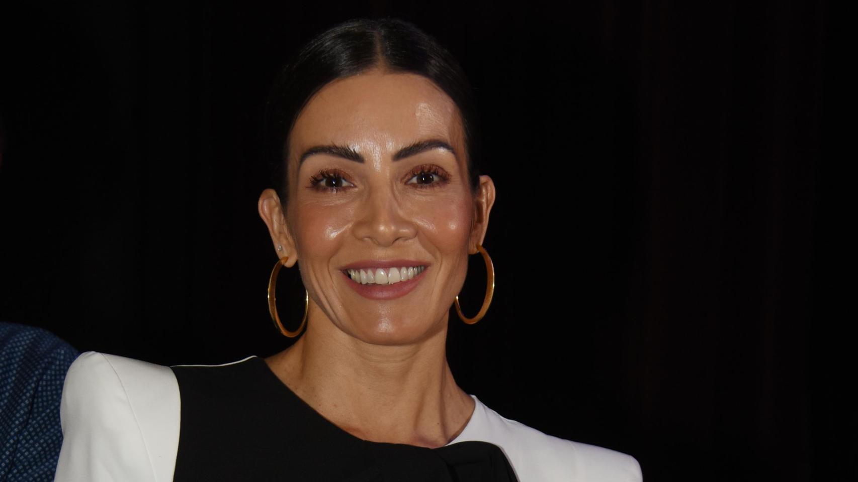 Virginia Troconis tiene el vestido perfecto para irte de cena este mes de agosto