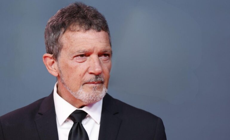 Antonio Banderas cumple 65 años en plenitud, de rodaje con Úrsula Corberó y paseando por Hyde Park con su perro Gypsy