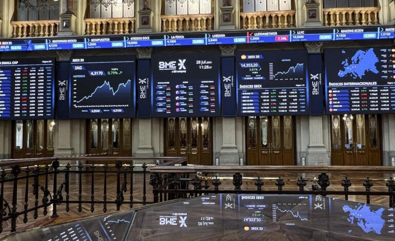 El Ibex 35 avanza un 0,5% y se acerca a los 15.000 a la espera del IPC de Estados Unidos