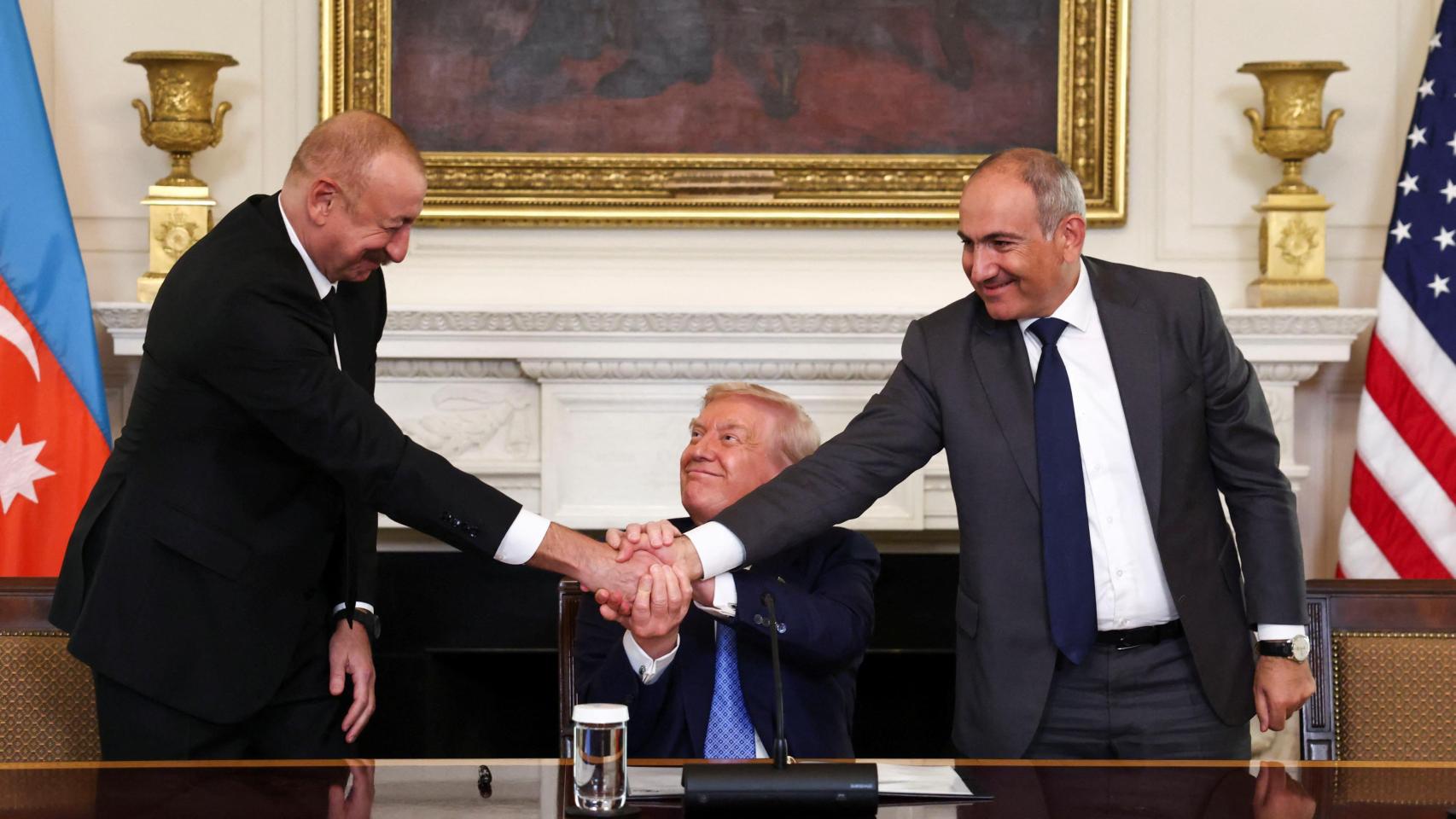 Los líderes de Armenia y Azerbaiyán firman un acuerdo de paz histórico ante Donald Trump en la Casa Blanca