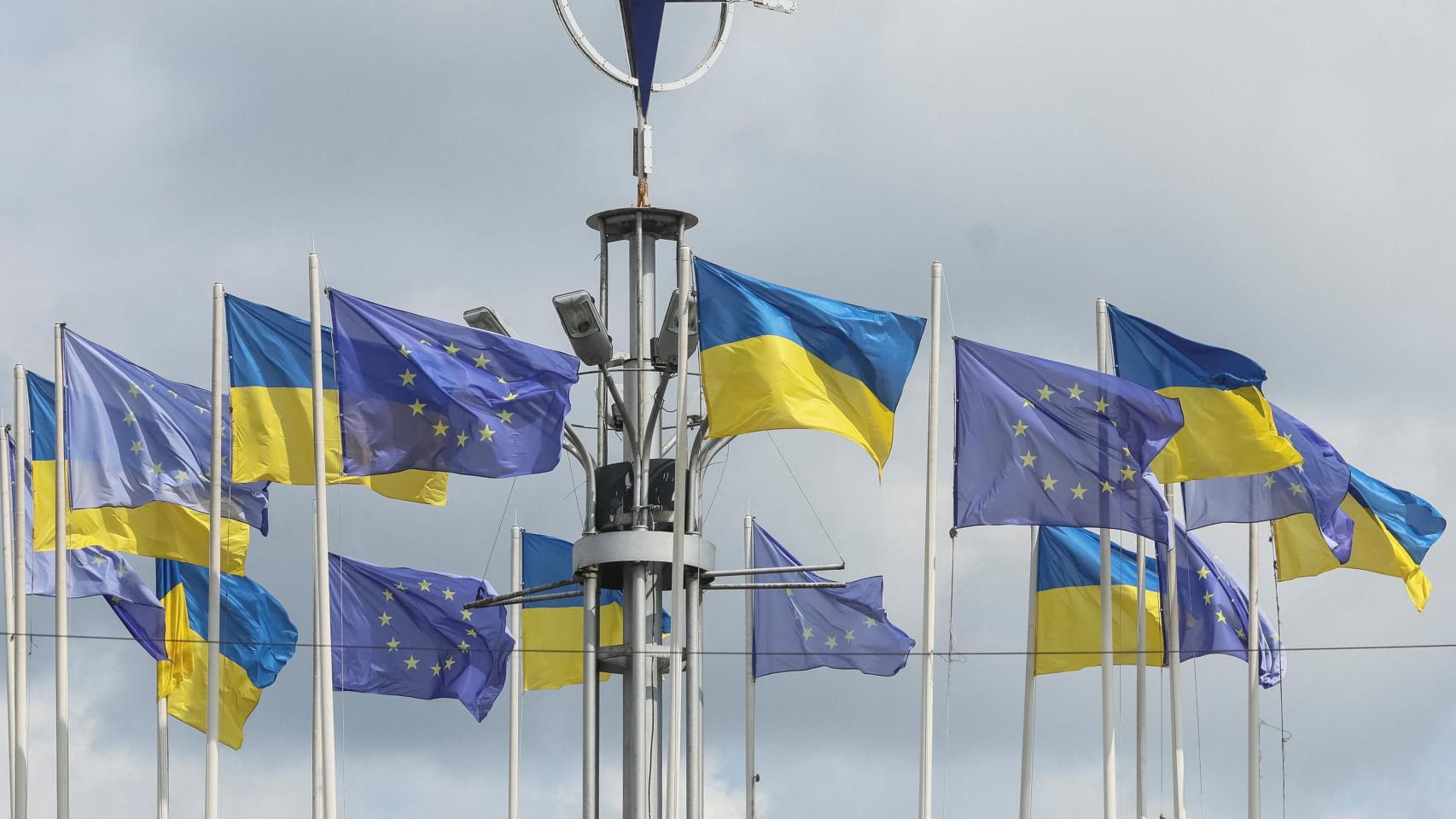 Los líderes de la UE salvo Orbán exigen un cese o una reducción de los combates en Ucrania antes de cualquier negociación