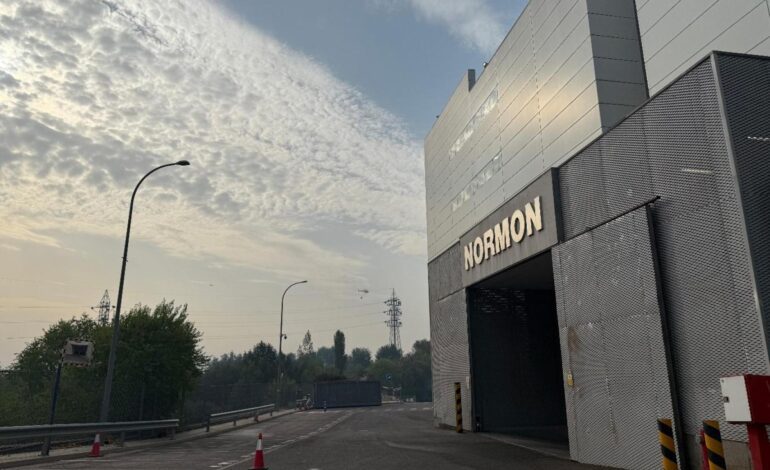 Las instalaciones de Normon y de Carburos Metálicos se ‘salvan’ del incendio de Tres Cantos