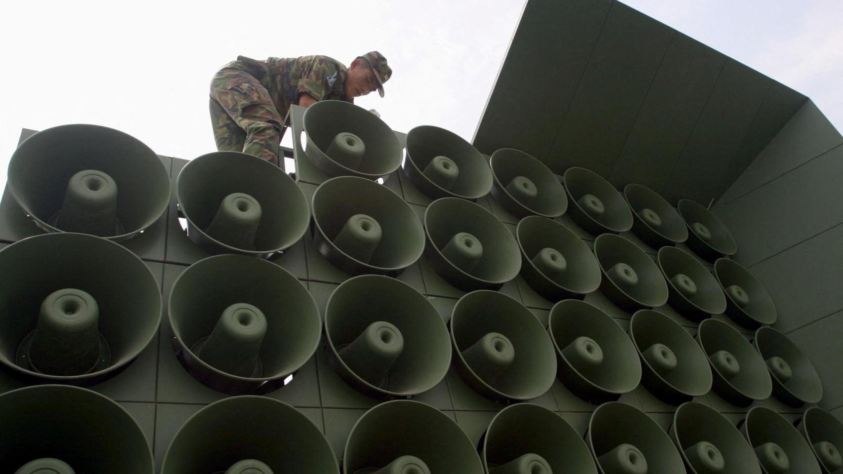 Pionyang niega la retirada de altavoces de propaganda en la frontera y rechaza «mejorar los lazos» con Seúl: «Es el enemigo»