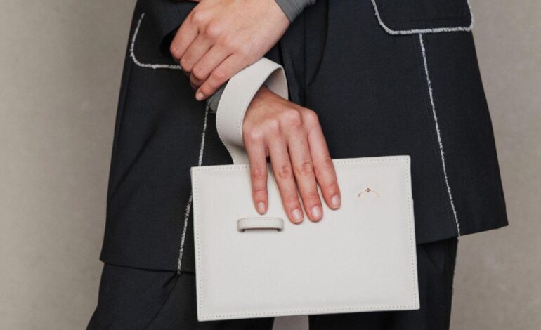 Estos son los bolsos de lujo que necesitan las mujeres del siglo XXI y son de marca española
