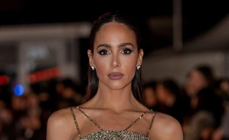 Rocío Osorno tiene la falda de Zara que elevará tu ‘look’ y aún podrás llevar en otoño e invierno
