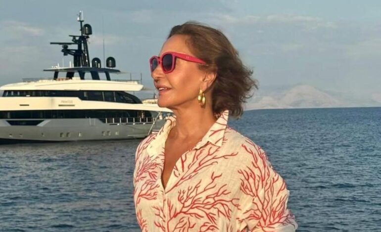 sus acrobacias a los 82 años en el yate de Valentino, valorado en 15 millones