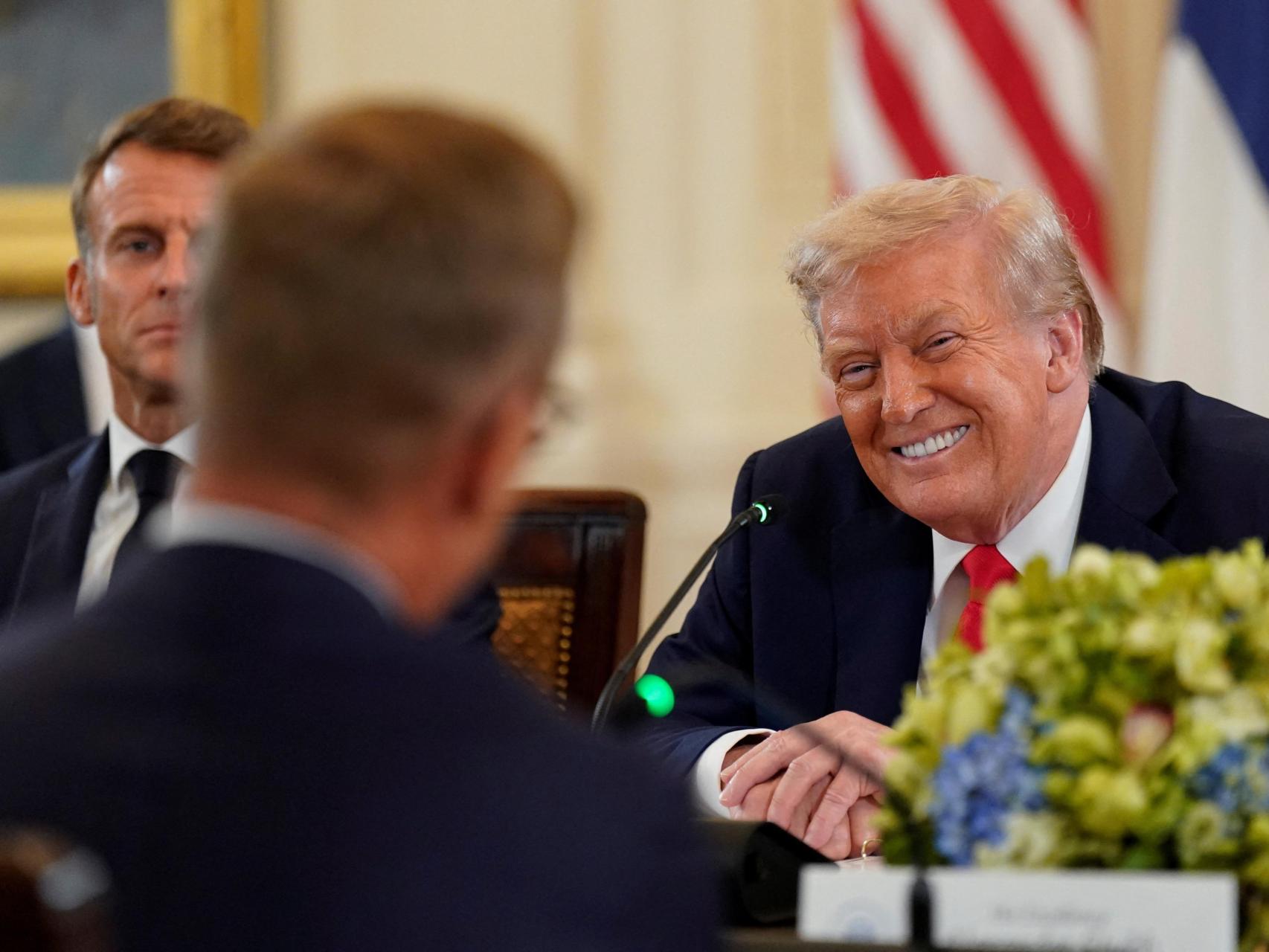 Trump le pide a Putin que sea «bueno», reconoce que «quizá no quiera un acuerdo» y descarta desplegar a la OTAN en Ucrania