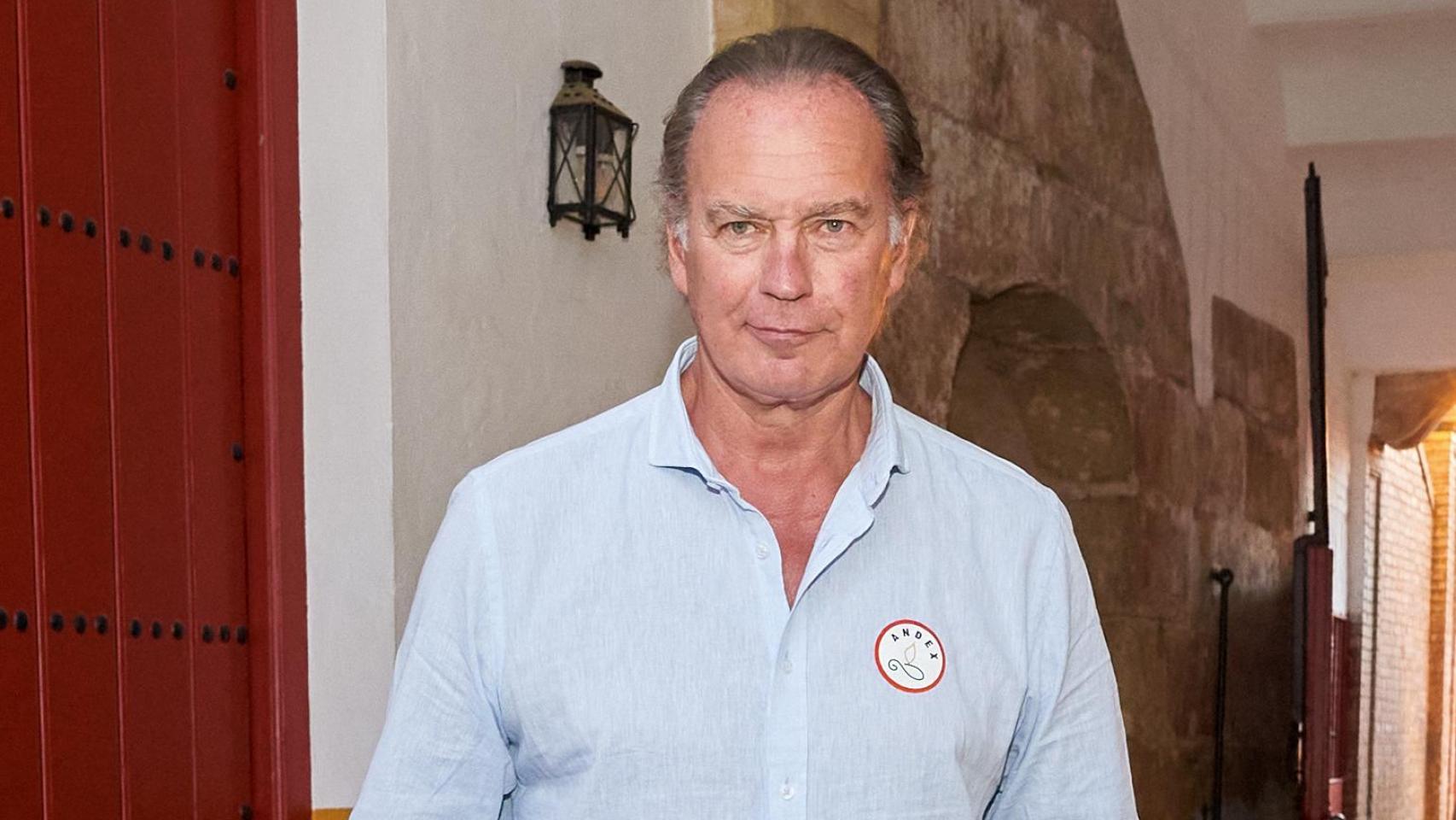 Bertín Osborne ahora sí quiere ejercer de padre y posa en una revista con David, su hijo junto a Gabriela Guillén: «Así es la vida»