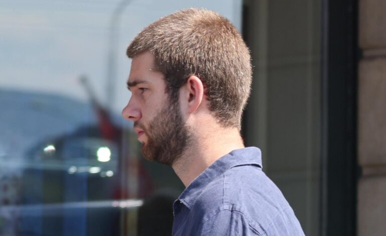 Juan Urdangarin regresa de Londres y disfruta de unos días en Bidart con sus padres, pero no consigue la unión familiar