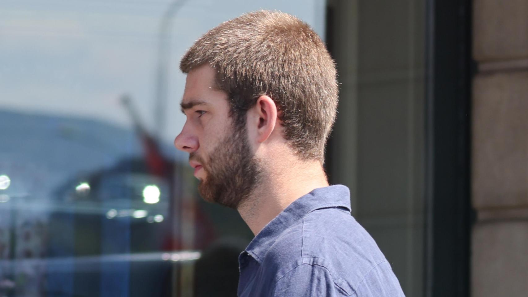Juan Urdangarin regresa de Londres y disfruta de unos días en Bidart con sus padres, pero no consigue la unión familiar