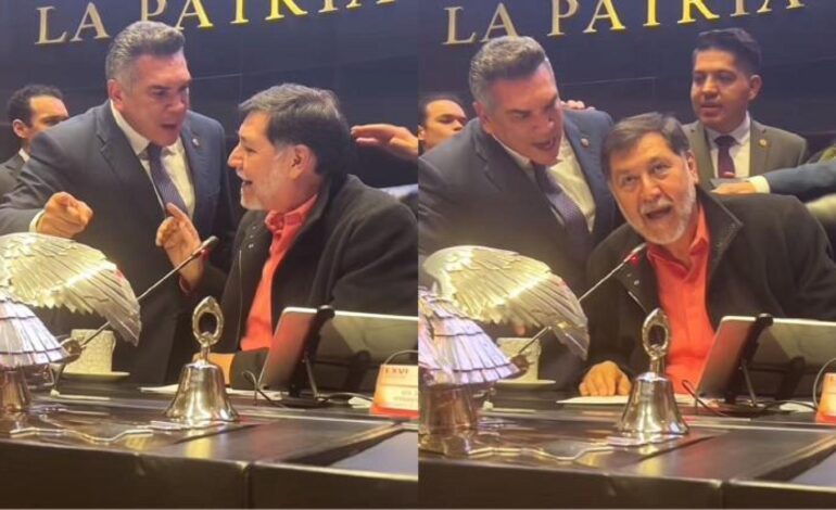 un senador mexicano le levanta la mano al presidente de la Cámara por negarle la palabra