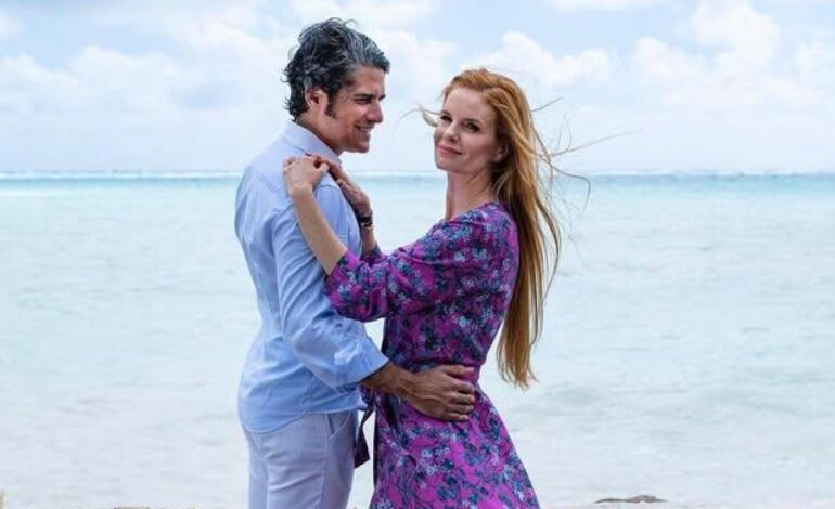 sorpresa a su hijo y cena romántica por su aniversario