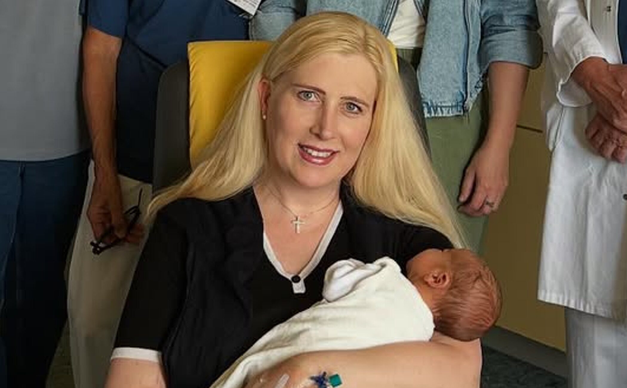 La Princesa Josefa Von Hohenzollern anuncia el nacimiento de su hijo un mes después de la muerte de su marido