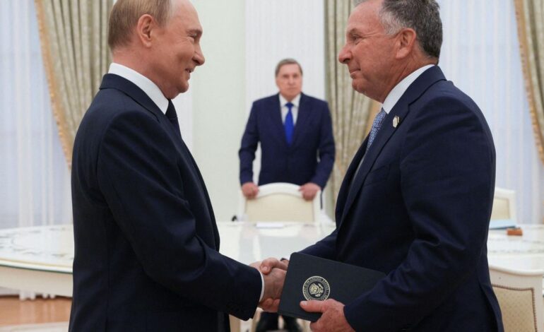Putin recibe al emisario de Trump en vísperas del ultimátum sobre Ucrania