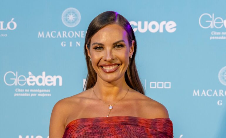 Jessica Bueno, fotografiada con un misterioso hombre en Ibiza tras su ruptura con Luitingo