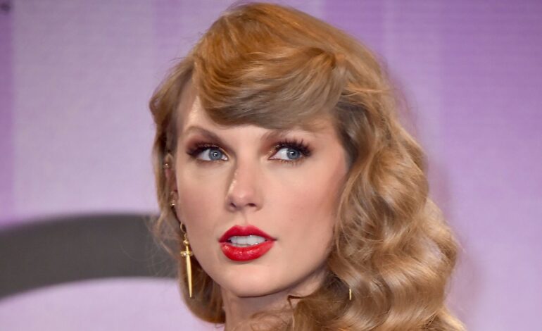 Taylor Swift revela su próximo álbum, The Life of a Showgirl, en el pódcast de Travis Kelce