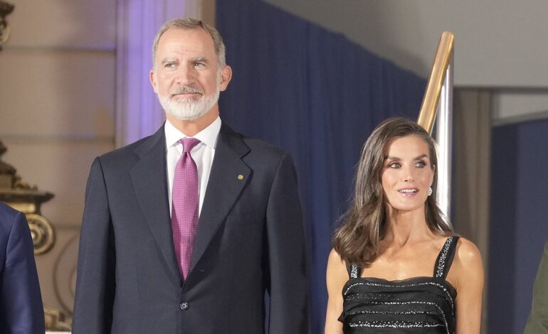 Felipe y Letizia disfrutan de sus vacaciones en Grecia en la polémica mansión de los reyes de Holanda