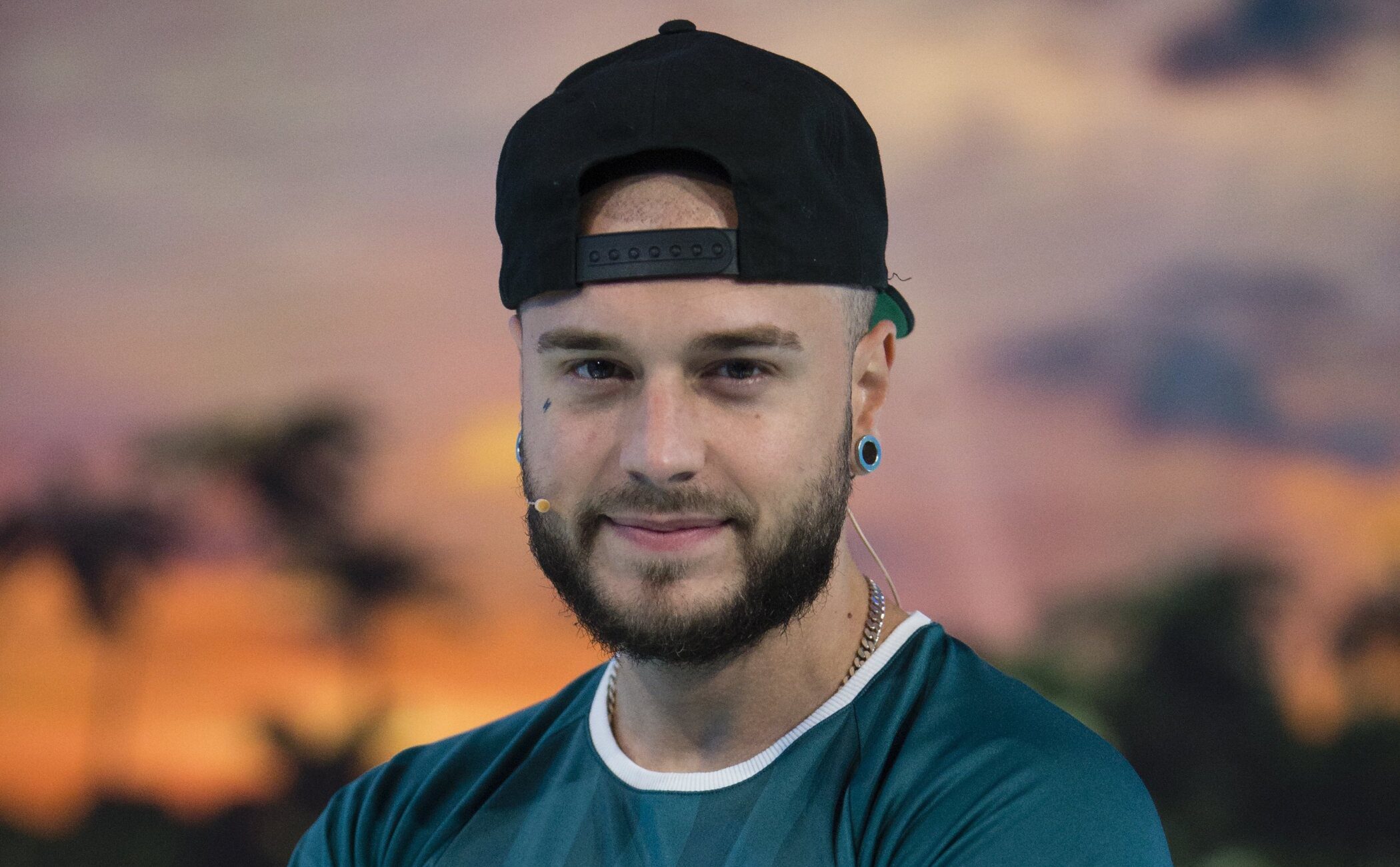 Adrián Rodríguez reaparece y habla de su recuperación: «Cada día abrazo mis ganas de vivir»