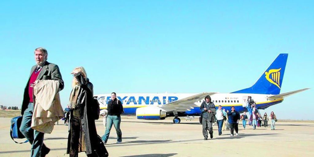 Transportes fija servicios mínimos de hasta el 87% para la huelga del ‘handling’ de Ryanair en el puente de agosto