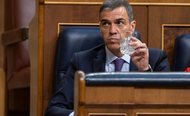 Pedro Sánchez obliga, pero no paga