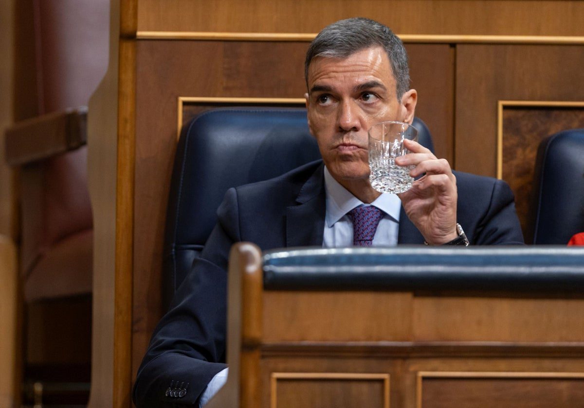 Pedro Sánchez obliga, pero no paga