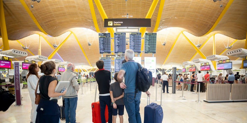 El sector turístico, en pie de guerra por la subida de tarifas aeroportuarias impuesta por Aena