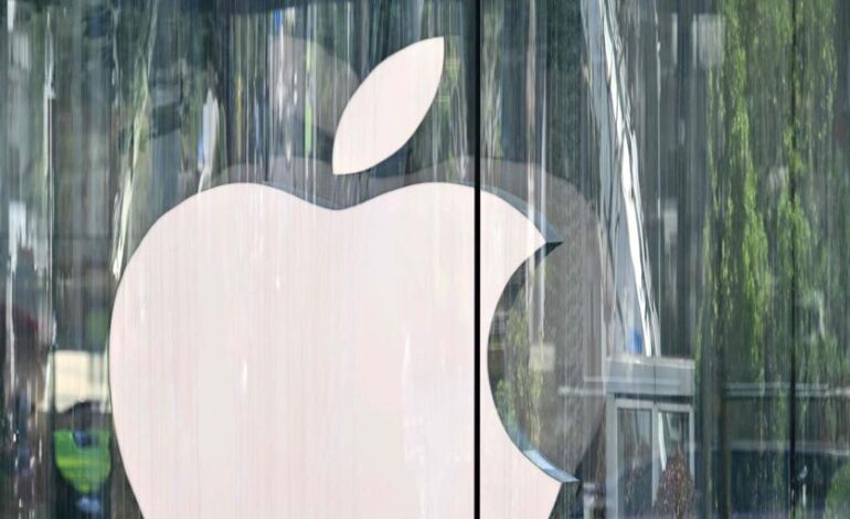 Trump le saca a Apple 600.000 millones para fabricar más en EE.UU.