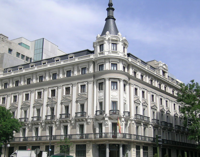 CNMC vs. Gobierno por Correos