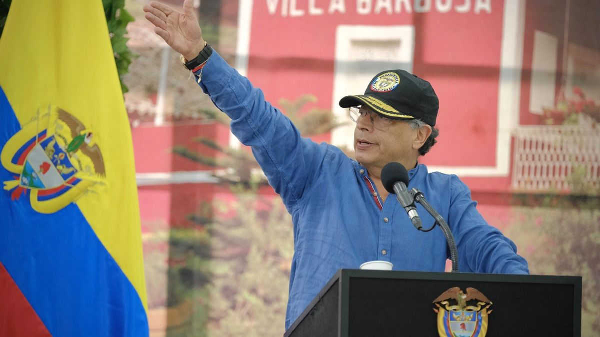 Petro enfila su último año de presidencia en Colombia con el logro de reducir la pobreza y el fracaso de su plan de «paz total»