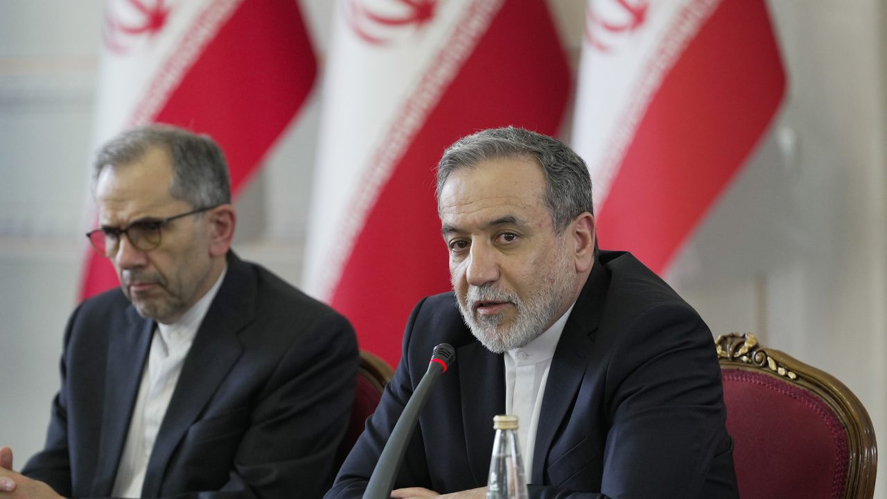 La agencia de energía nuclear de Naciones Unidas visita este lunes Irán, pero sin prever inspecciones