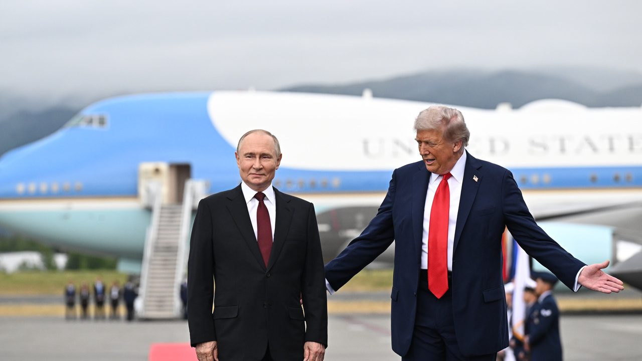Qué esconden los gestos corporales de Trump y Putin tras encontrarse en Alaska para discutir la paz en Ucrania