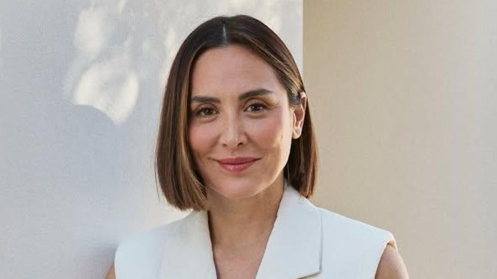 Tamara Falcó triunfa en Maldivas con el vestido blanco calado que será tendencia este verano