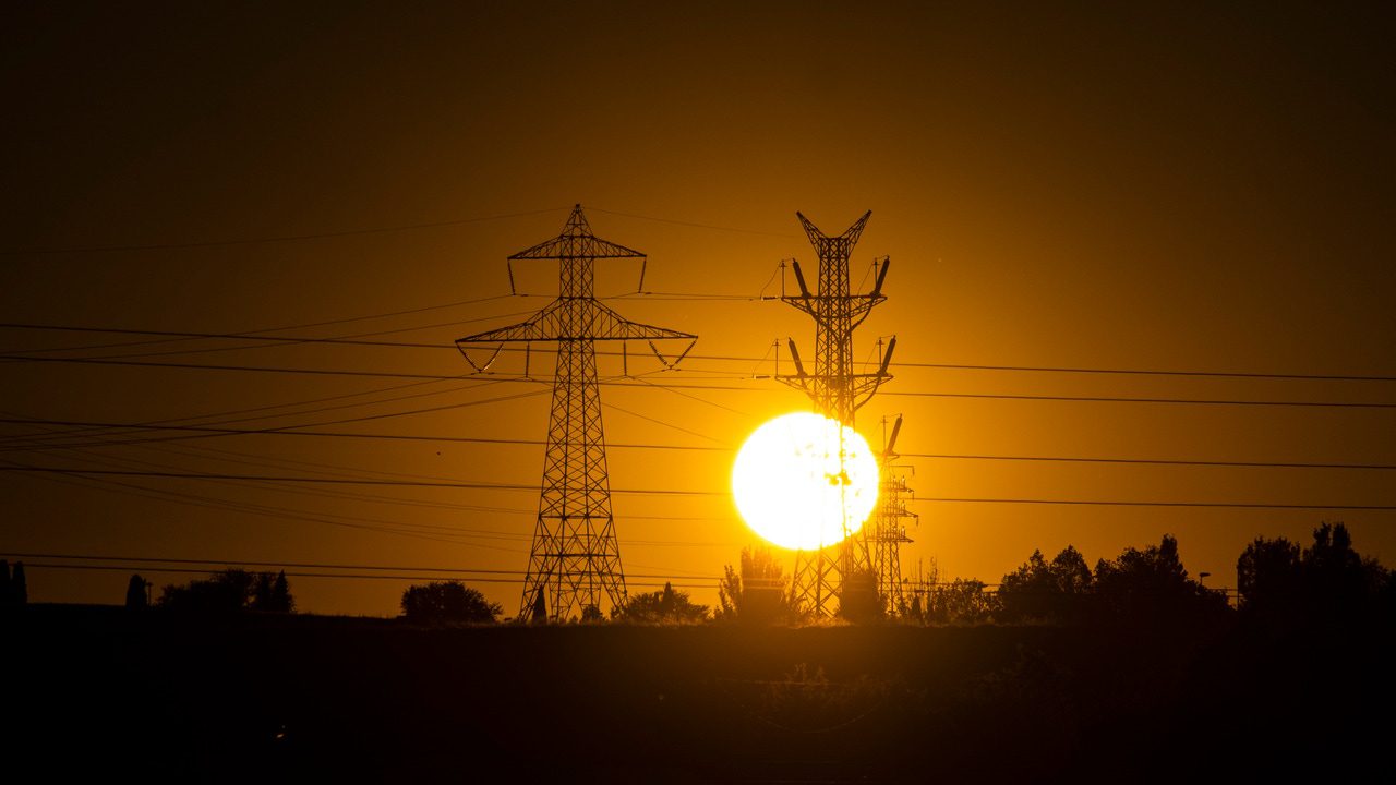 La nuclear y el gas refrescan la gran ola de calor eléctrica