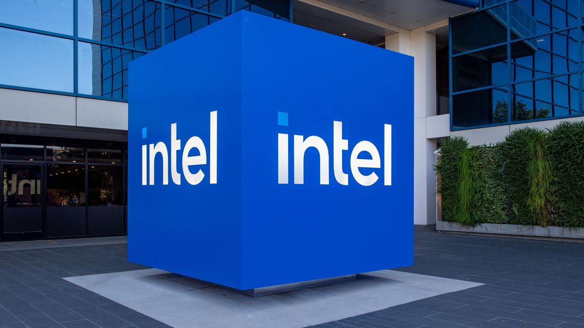 ESTADOS UNIDOS | Trump asegura que el gigante de los microchips Intel cederá un 10% de su negocio a Estados Unidos