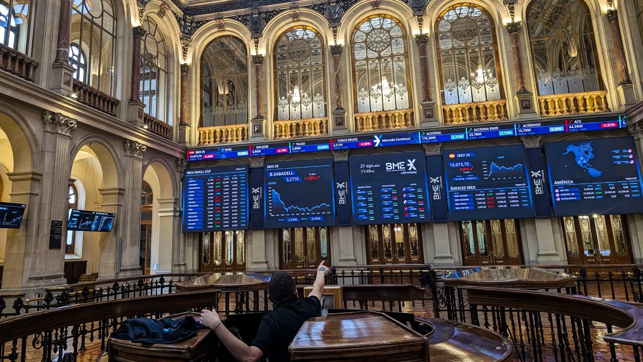 El Ibex 35 arriesga los 15.000 puntos