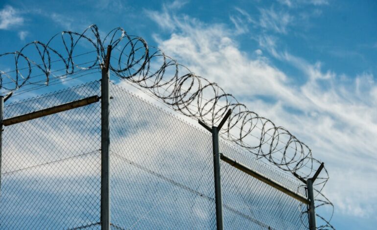 Los vigilantes están para garantizar la seguridad, no para limpiar