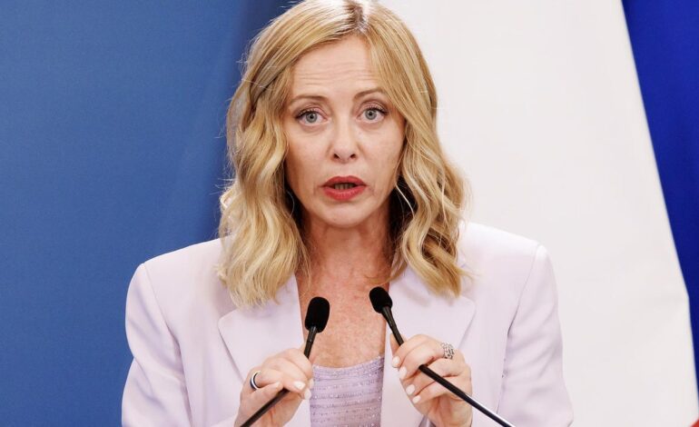 Giorgia Meloni indignada después de que aparezcan fotos suyas editadas en una página pornográfica