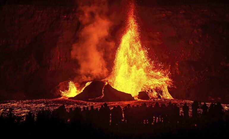 Una nueva erupción del volcán Kīlauea genera fuentes de lava de hasta 90 metros
