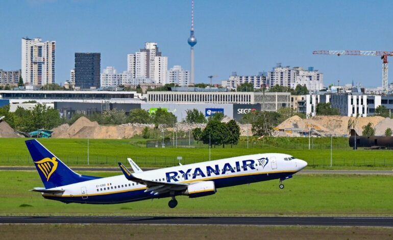 Convocan huelgas a partir del 15 de agosto en el ‘handling’ de Ryanair en Madrid