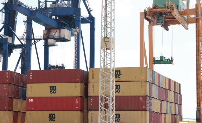 las ventas de España a EEUU caen el 5% mientras que las importaciones suben el 10%